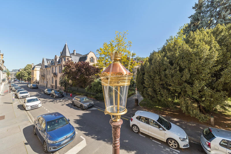 Appartement - 185 m² - 6 pièces