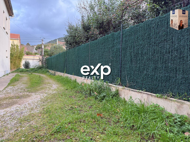 Parking / Garage - 12 m²