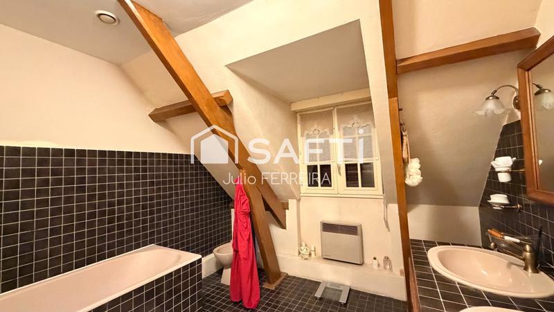Maison - 177 m² - 7 pièces