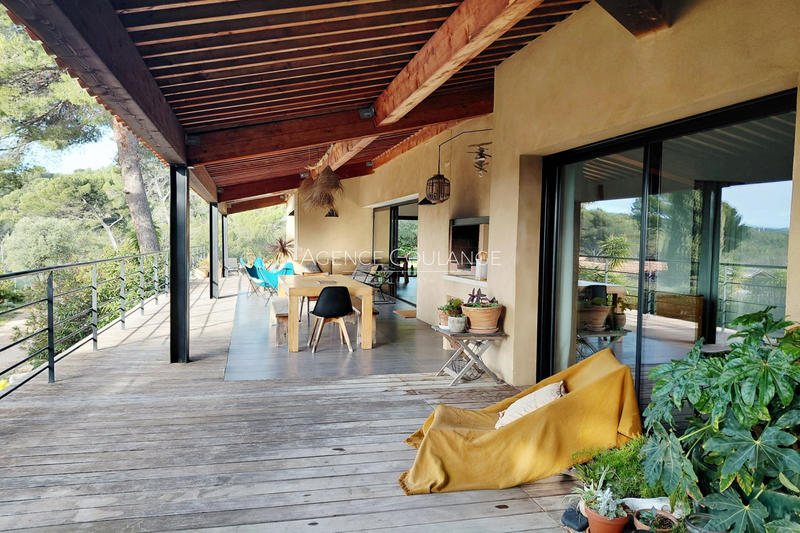 Villa - 180 m² - 5 pièces