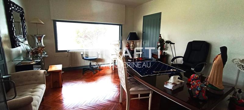 Maison - 263 m² - 10 pièces