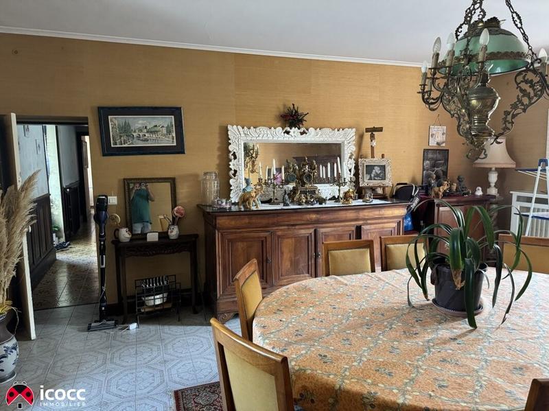 Demeure - 210 m² - 8 pièces