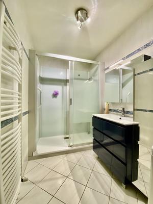 Appartement - 93 m² - 4 pièces