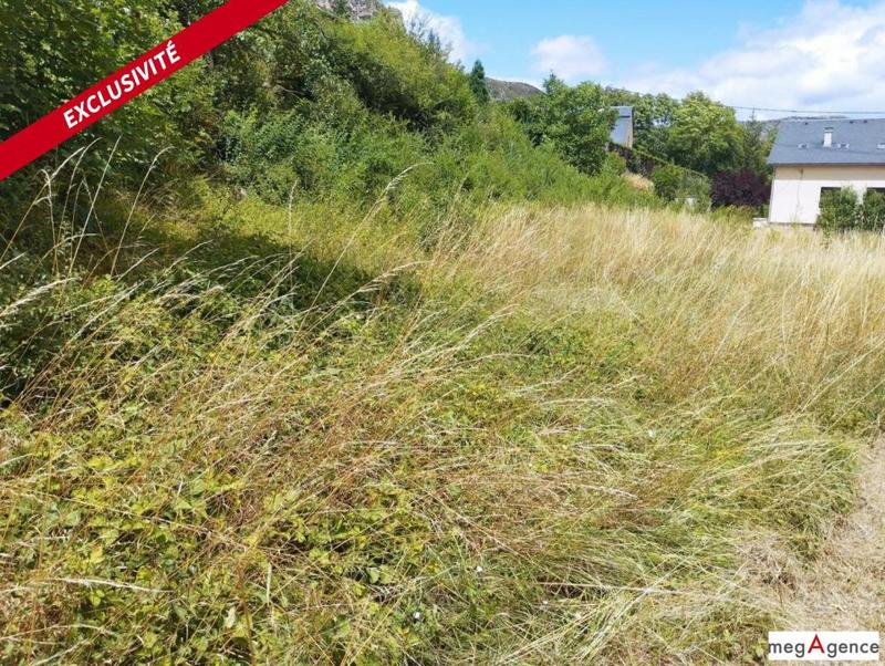 Terrain constructible - 1 250 m²