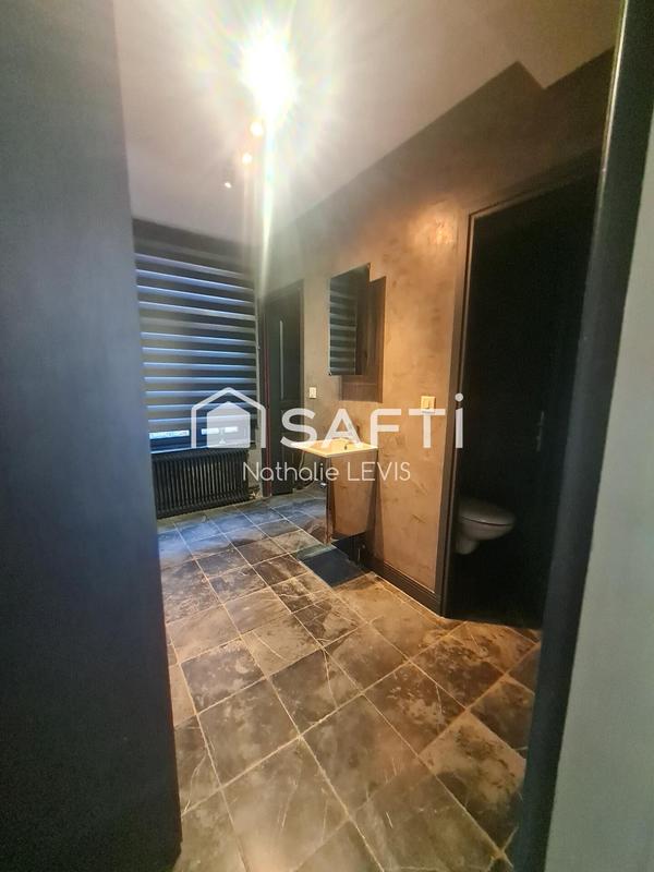 Maison - 223 m² - 6 pièces