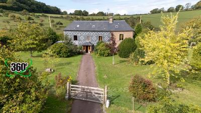 Maison - 175 m² - 9 pièces