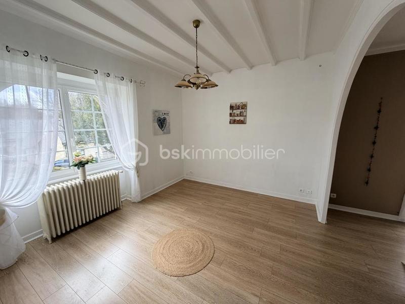 Demeure - 167 m² - 8 pièces