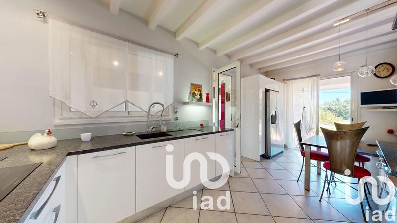 Maison - 210 m² - 8 pièces