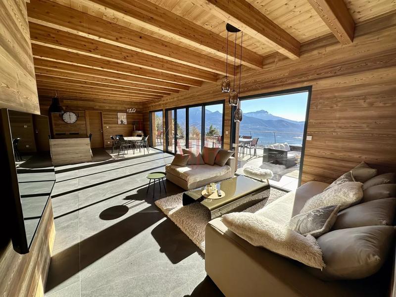 Châlet - 215 m² - 6 pièces