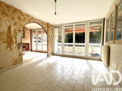 Appartement - 85 m² - 3 pièces