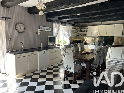 Maison - 290 m² - 8 pièces