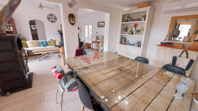 Villa - 180 m² - 8 pièces