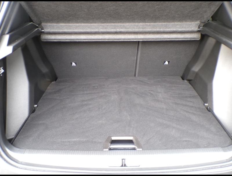 Peugeot 2008 Hybrid 145 Allure e-Dcs6