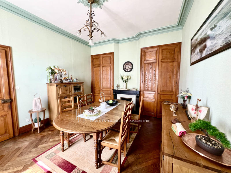 Maison - 198 m² - 7 pièces