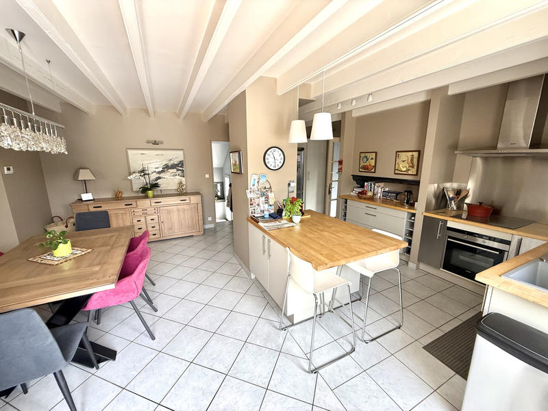 Maison - 144 m² - 8 pièces