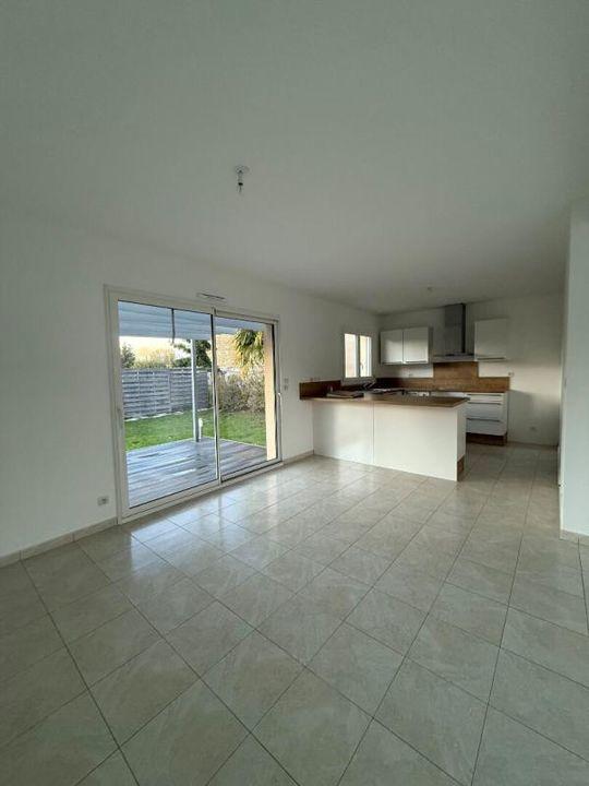 Maison - 93 m² - 4 pièces