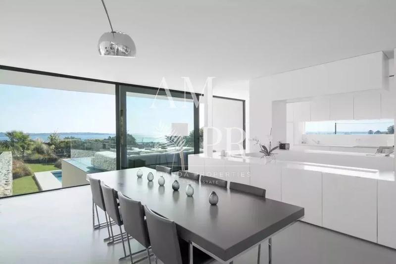 Villa - 220 m² - 6 pièces