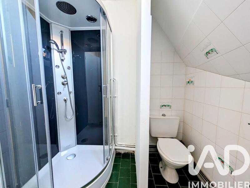 Maison - 248 m² - 9 pièces