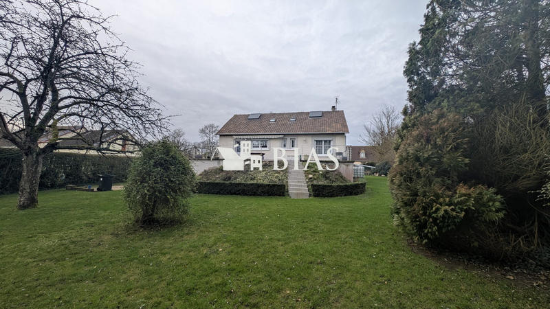 Maison - 102 m² - 5 pièces