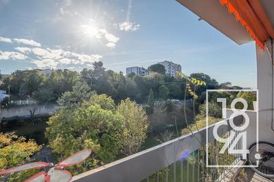 Appartement - 95 m² - 5 pièces