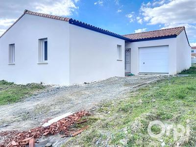 Maison - 92 m² - 4 pièces