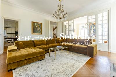 Maison de maîtres - 430 m² - 8 pièces