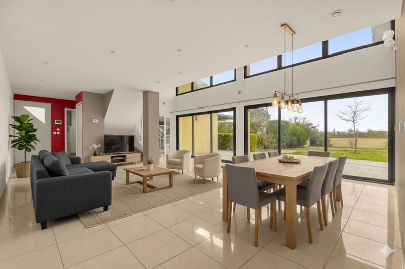 Maison - 184 m² - 6 pièces