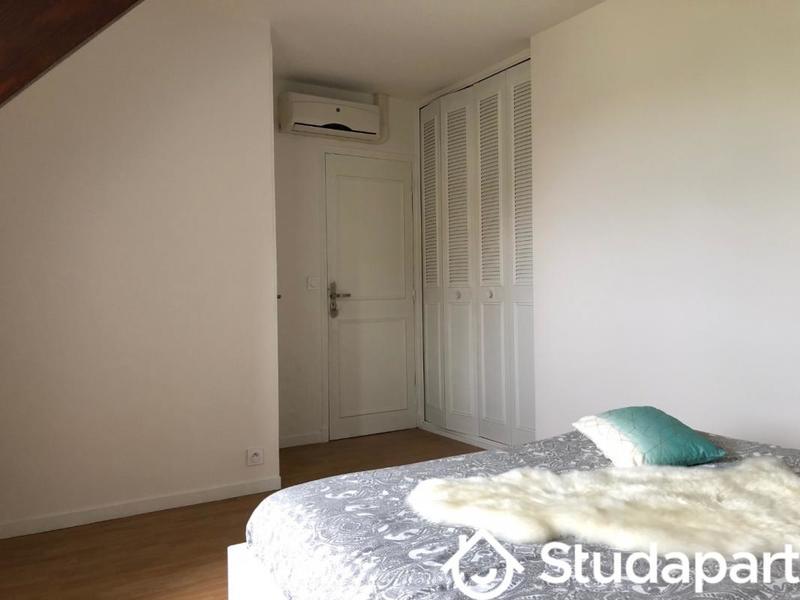 Chambre - 13 m² - 1 pièce