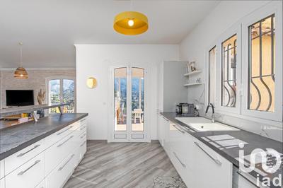 Maison - 151 m² - 5 pièces