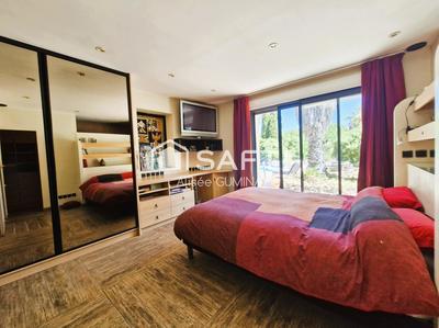 Villa - 207 m² - 7 pièces