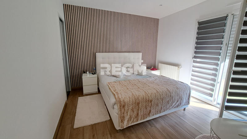 Maison - 180 m² - 6 pièces