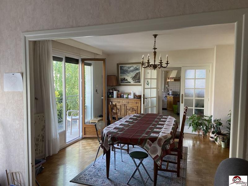 Maison traditionnelle - 195 m² - 8 pièces