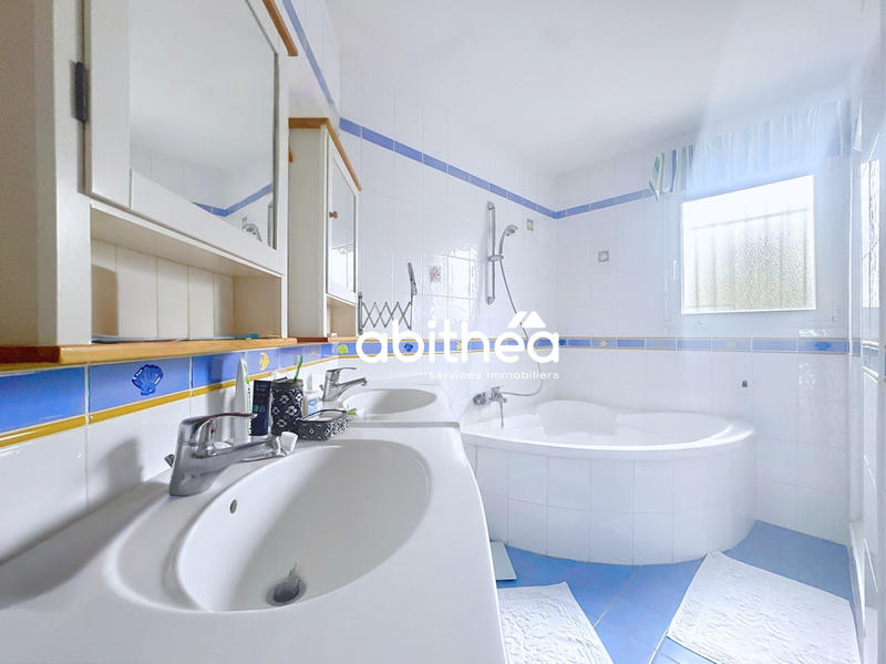 Maison - 140 m² - 6 pièces