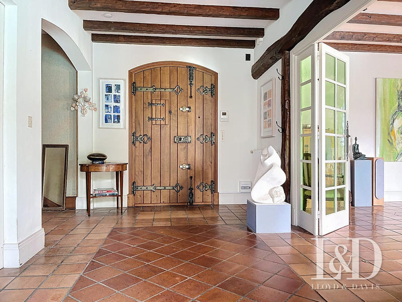 Maison - 278 m² - 9 pièces