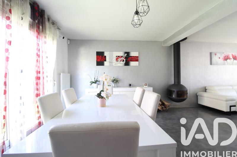 Maison - 111 m² - 6 pièces