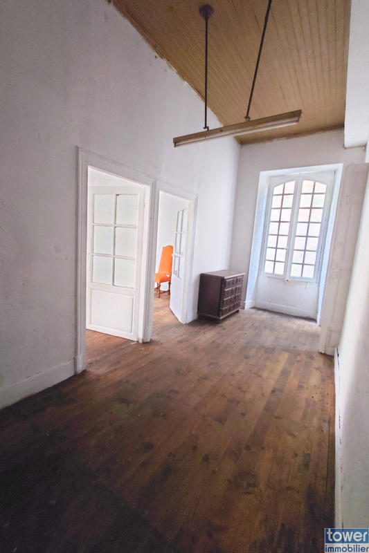 Maison - 420 m² - 17 pièces