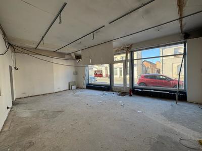 Maison - 270 m² - 2 pièces