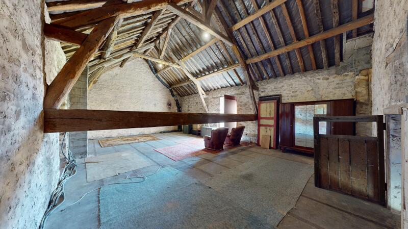 Maison - 99 m² - 6 pièces