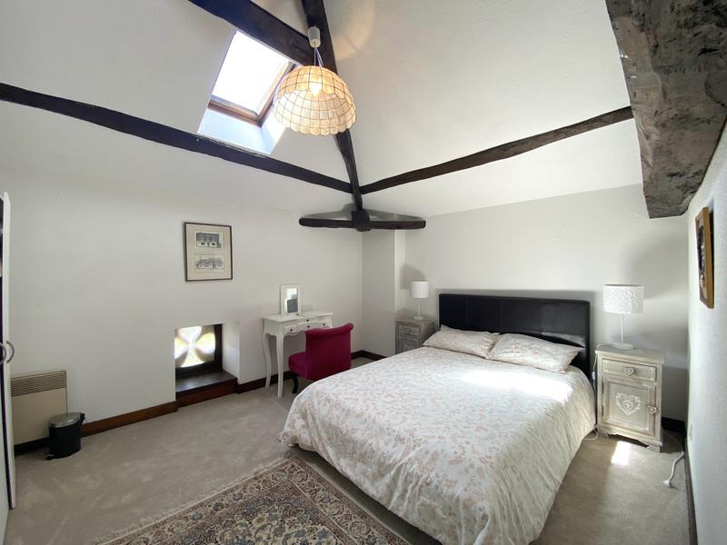 Maison - 276 m² - 9 pièces