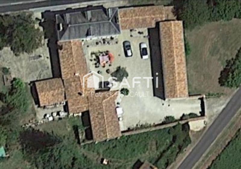 Maison - 640 m² - 11 pièces