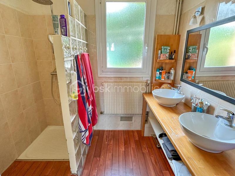 Propriété - 194 m² - 7 pièces