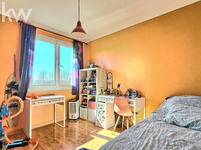 Appartement - 94 m² - 5 pièces