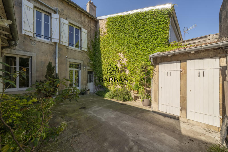 Maison - 220 m² - 12 pièces