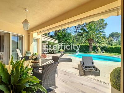 Maison - 180 m² - 5 pièces