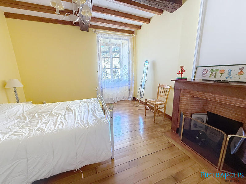 Maison ancienne - 221 m² - 8 pièces