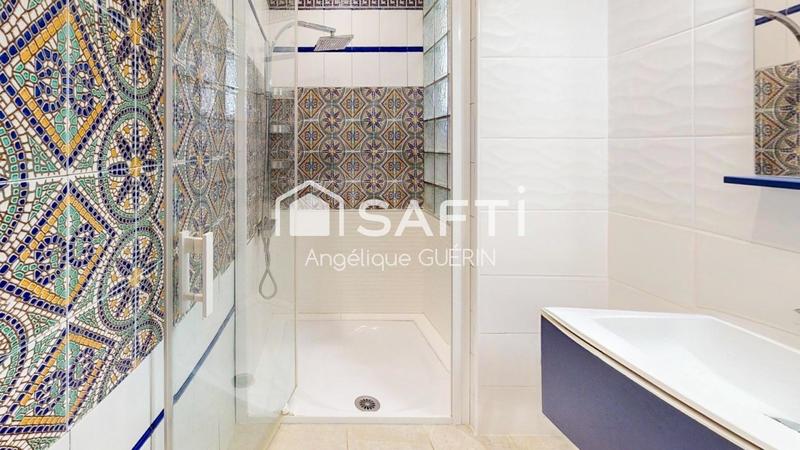 Maison - 318 m² - 9 pièces