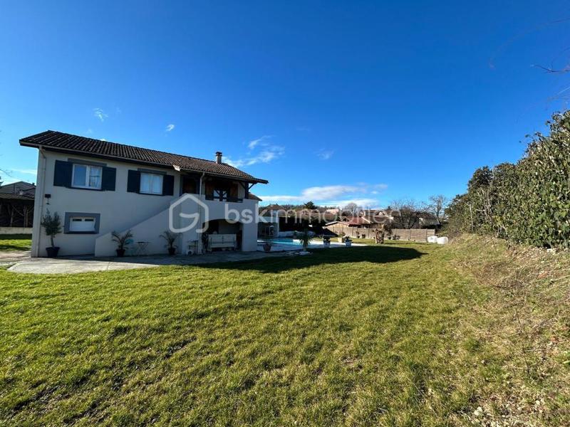 Maison traditionnelle - 173 m² - 5 pièces