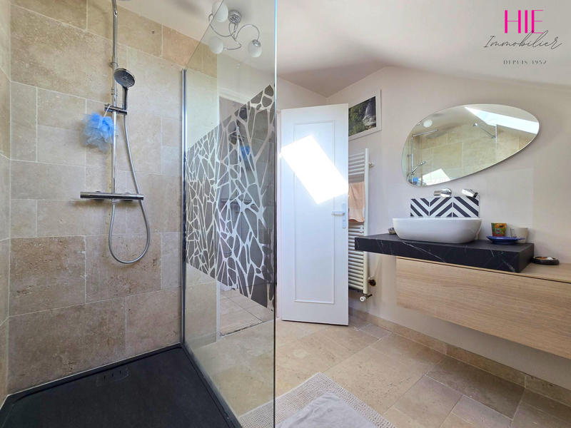 Maison traditionnelle - 125 m² - 6 pièces