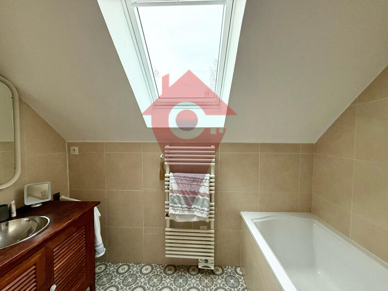 Maison - 190 m² - 9 pièces