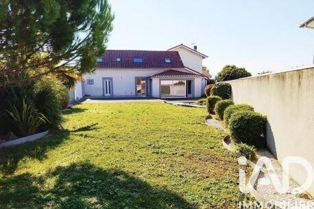 Maison de maîtres - 200 m² - 9 pièces